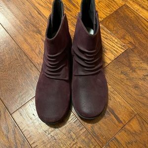 Vionic Size 9 Ankle Boots Brown Leather NEVER WORN